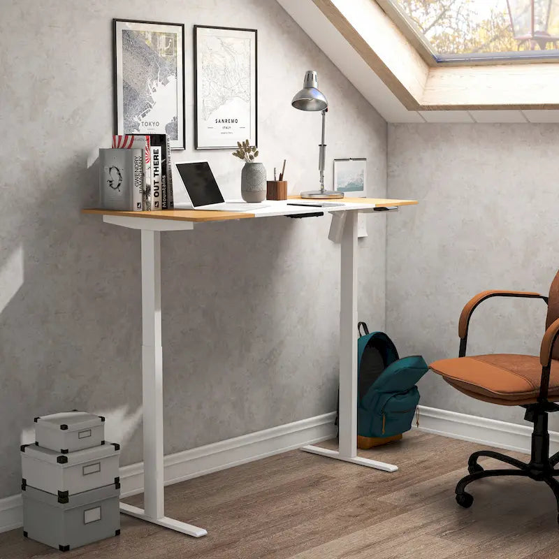 Bureau debout réglable en acier de 47 po Getty Modern par