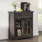 Meuble de bar à café de style ferme avec porte coulissante de grange et support à verres à vin